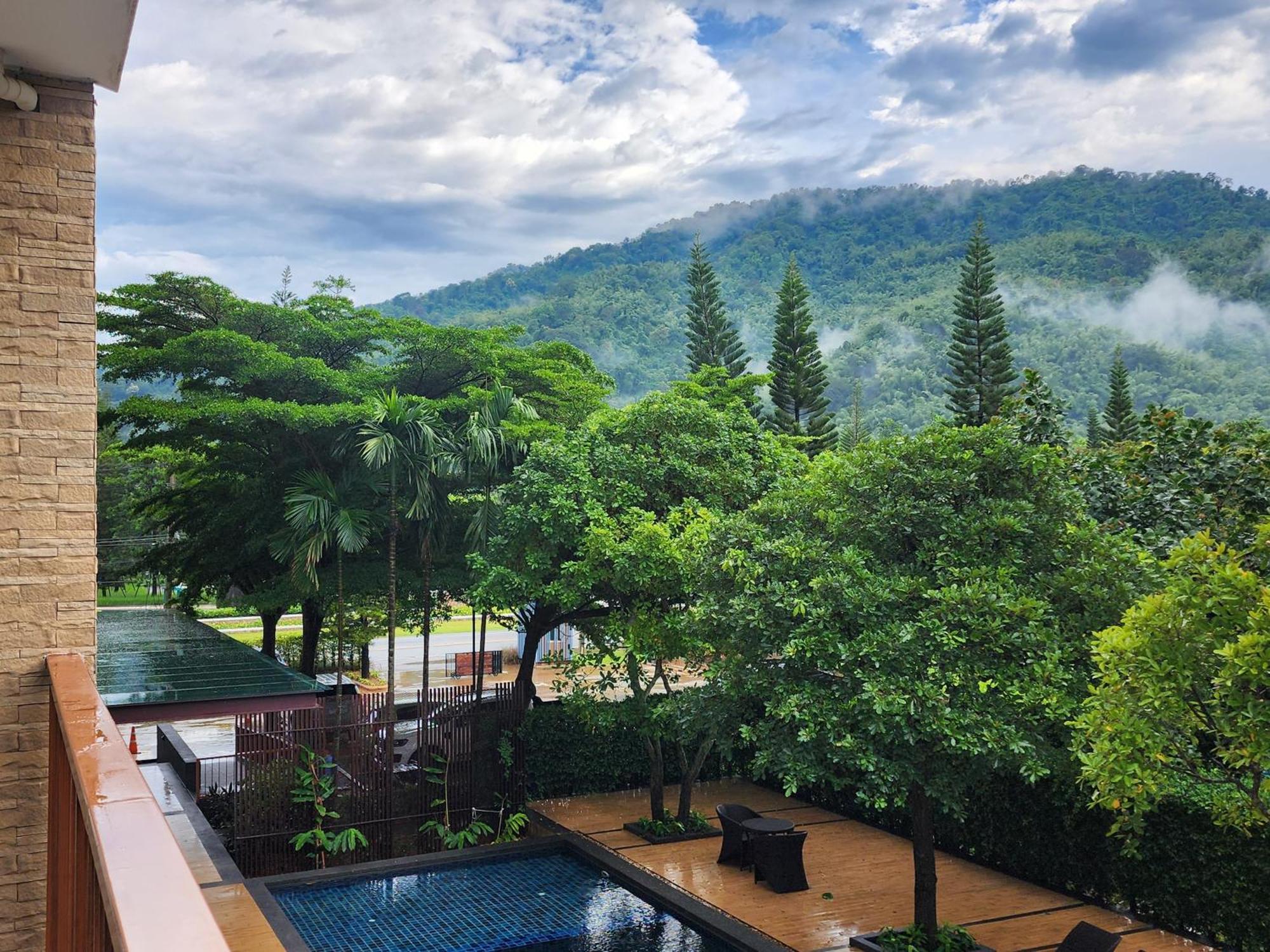 Pangsapuri Bann Khao Yai 50 Sqm-corner, King Bed, Balcony