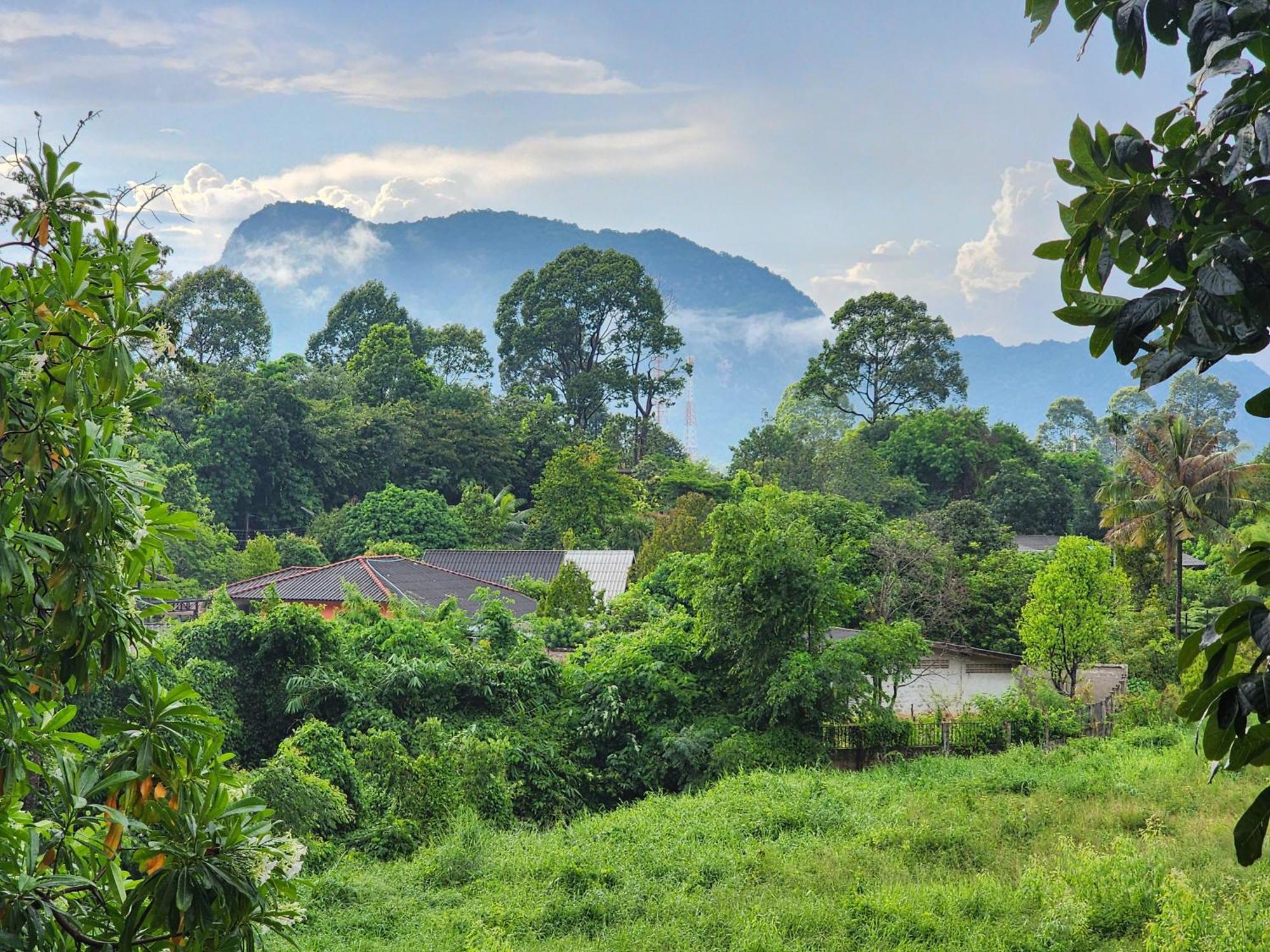 Pangsapuri Bann Khao Yai 50 Sqm-corner, King Bed, Balcony *